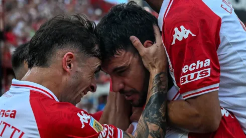 Fabio Pereyra celebra su gol ante San Lorenzo.