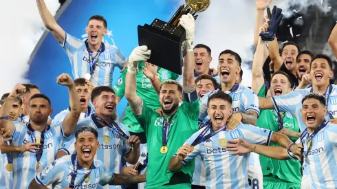 Racing viene de ganar la Recopa Sudamericana 2025 al vencer a Botafogo por 4-0 en la serie.