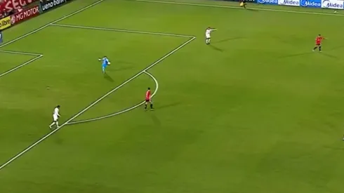 Se sancionó la regla de los 8 segundos en la Copa Sudamericana.