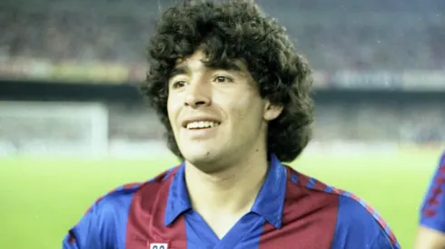 Diego Armando Maradona con la camiseta de Barcelona.