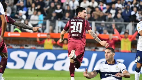 El festejo de Franco Mastantuono tras su golazo.