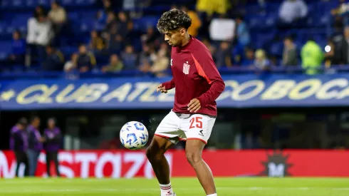 El hostil recibimiento de La Bombonera a Cristian Medina en Boca vs. Estudiantes: “El que no salta es un traidor”