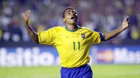 25 Apr 2001: Romario of Brasil celebrates after scoring a goal during the Brasil v Peru match played at the Morumbi Stadium Sao Paulo Brazil. DIGITAL IMAGE Mandatory Credit: Allsport UK/ALLSPORT