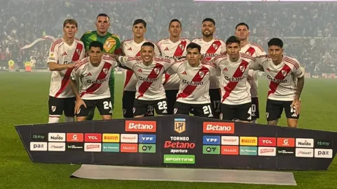 Los once titulares de River ante Barracas Central.