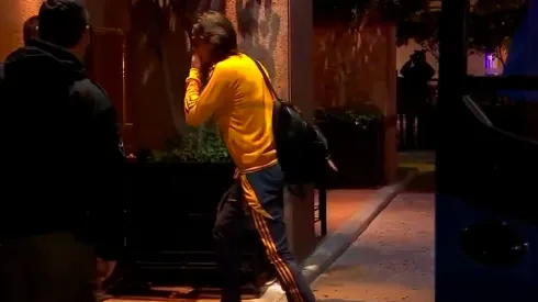 “¡Ladrones!”: los hinchas de Boca insultaron a Cavani, Marcos Rojo y el Consejo de Fútbol en la puerta del hotel