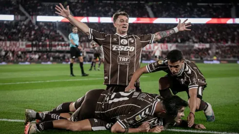 Platense hizo historia, eliminó a River e irá por San Lorenzo