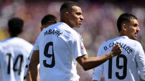 Mbappé celebra un gol para el Real Madrid.
