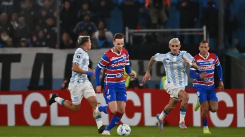 Racing le ganó sobre la hora a Fortaleza por un golazo de Maravilla Martínez