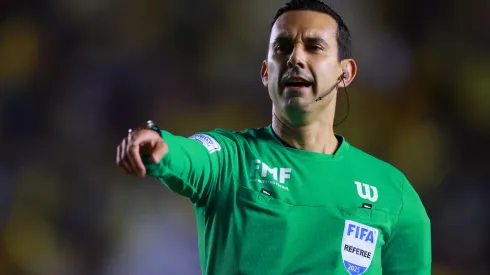 César Ramos, el árbitro de Boca vs. Benfica.