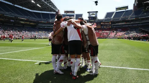 Los jugadores de River festejando uno de los goles.