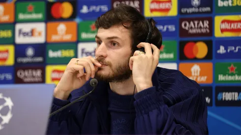 Khvicha Kvaratskhelia eligió al mejor entre Lionel Messi y Cristiano Ronaldo: “De otro planeta”