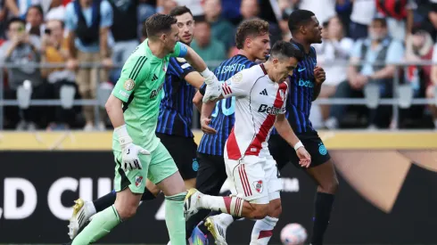 El momento picante entre Acuña y Dumfries.