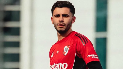 Elche hizo una oferta formal para llevarse a Santiago Simón a España: la respuesta de River