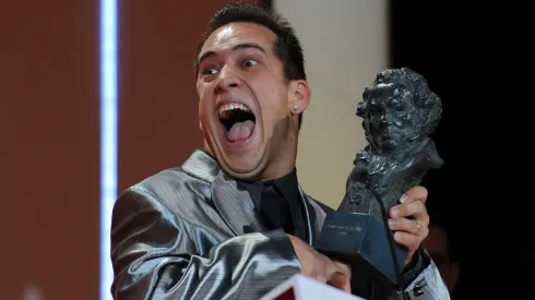 El Langui con su Premio Goya