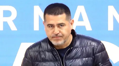 Un excampeón mundial de boxeo, amigo de Maradona y fanático de Boca, liquidó a Riquelme por el mal momento del equipo: “Se tiene que ir”