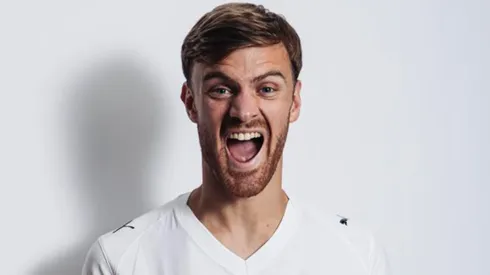 El ex delantero de River tendrá su primera experiencia en el fútbol español. (Foto de Valencia en X).