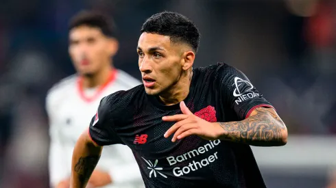 El ex Boca debutó en la Bundesliga y se fue expulsado.