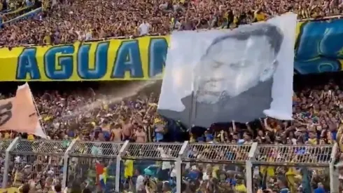 La bandera de Rosario Central contra el Ogro Fabbiani.
