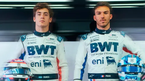 Pierre Gasly junto a Franco Colapinto, ambos pilotos de Alpine en la Fórmula 1.