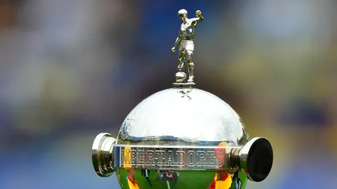 El trofeo de la Copa Libertadores.