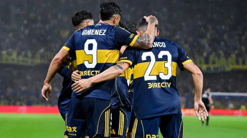 Los jugadores de Boca celebran el gol de Milton Giménez ante Newell's.