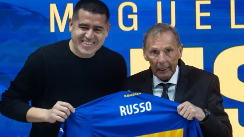 Miguel Ángel Russo y Juan Román Riquelme en la presentación del DT.