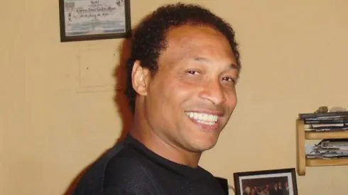 Adriano Tomás Custodio Mendes, el jugador oriundo de Cabo Verde que dejó su huella en el fútbol argentino.