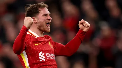 Alexis Mac Allister y el Liverpool buscan una victoria ante el Manchester United.