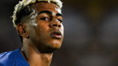 Lamine Yamal ya no firma camisetas ni autógrafos en Barcelona