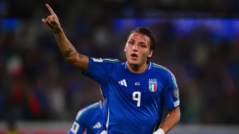 Mateo Retegui, delantero y figura de Italia.