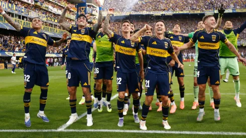 El plantel de Boca en La Bombonera.
