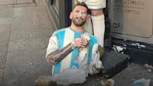 Vandalizaron una estatua de Messi en Mar del Plata.