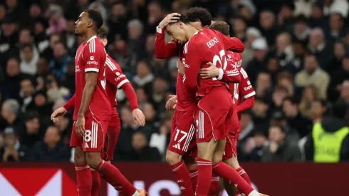 Los jugadores de Liverpool celebran ante Tottenham.
