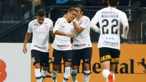 Coelho faz alerta sobre jovem revelação do Corinthians: