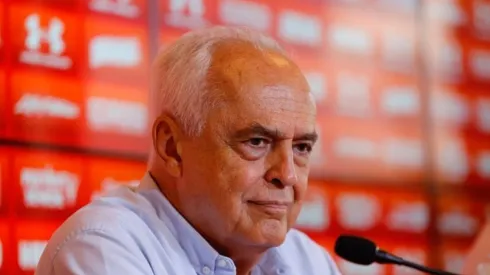 Leco dá ultimato sobre Pato e Hernanes