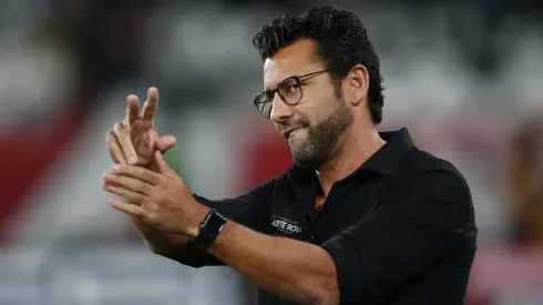 Botafogo encaminha acerto com jovem volante do Corinthians