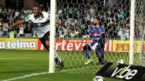 Coritiba mira reforço para zaga