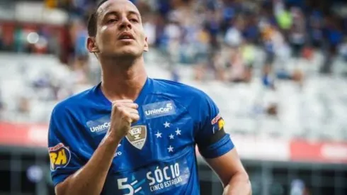 Meio-campista do Cruzeiro espera definir seu futuro nos próximos dias