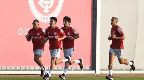 Rodrigo Caetano fala sobre chance de saída de Natanael do Internacional