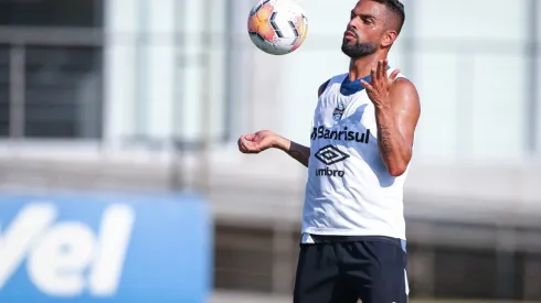 Renato deve poupar Maicon no Grêmio e "ousar" contra o São Luiz