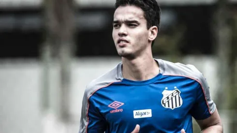 Felipe Aguilar decide entre Santos e Athletico