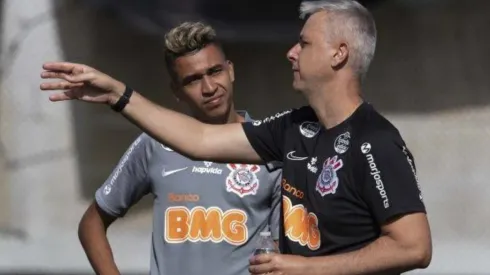 Vessoni indica Tiago Nunes em maus lençóis; treinador corre risco de ser demitido do Timão