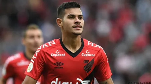 Bruno Guimarães ainda poderá render bolada ao Athletico no futuro