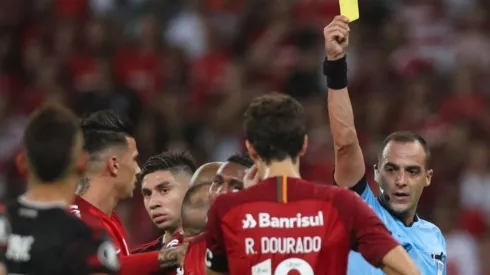 Inter acena sobre futuro do volante Rodrigo Dourado