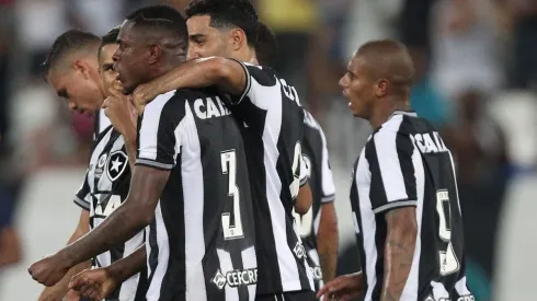 Lesão de zagueiro é confirmada e Botafogo mira solução internacional
