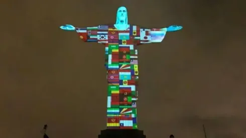 Cristo Redentor exibe bandeiras dos país afetados pelo coronavírus – (Reprodução)

