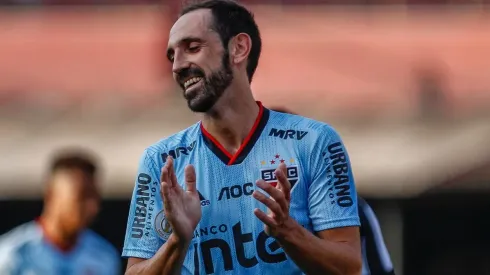 Juanfran não poupa elogios a Fernando Diniz