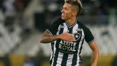 Bruno Nazário fala sobre adaptação ao Botafogo em entrevista exclusiva