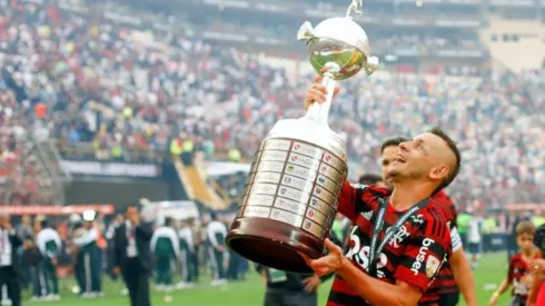 Rafinha se declara à Nação: "A torcida do Flamengo é muito diferente"