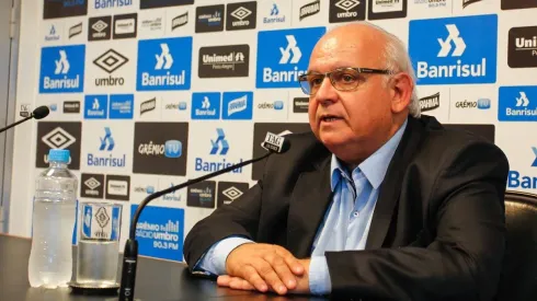 Romildo Bolzan demonstra preocupação caso Grêmio não volte a jogar em 2020